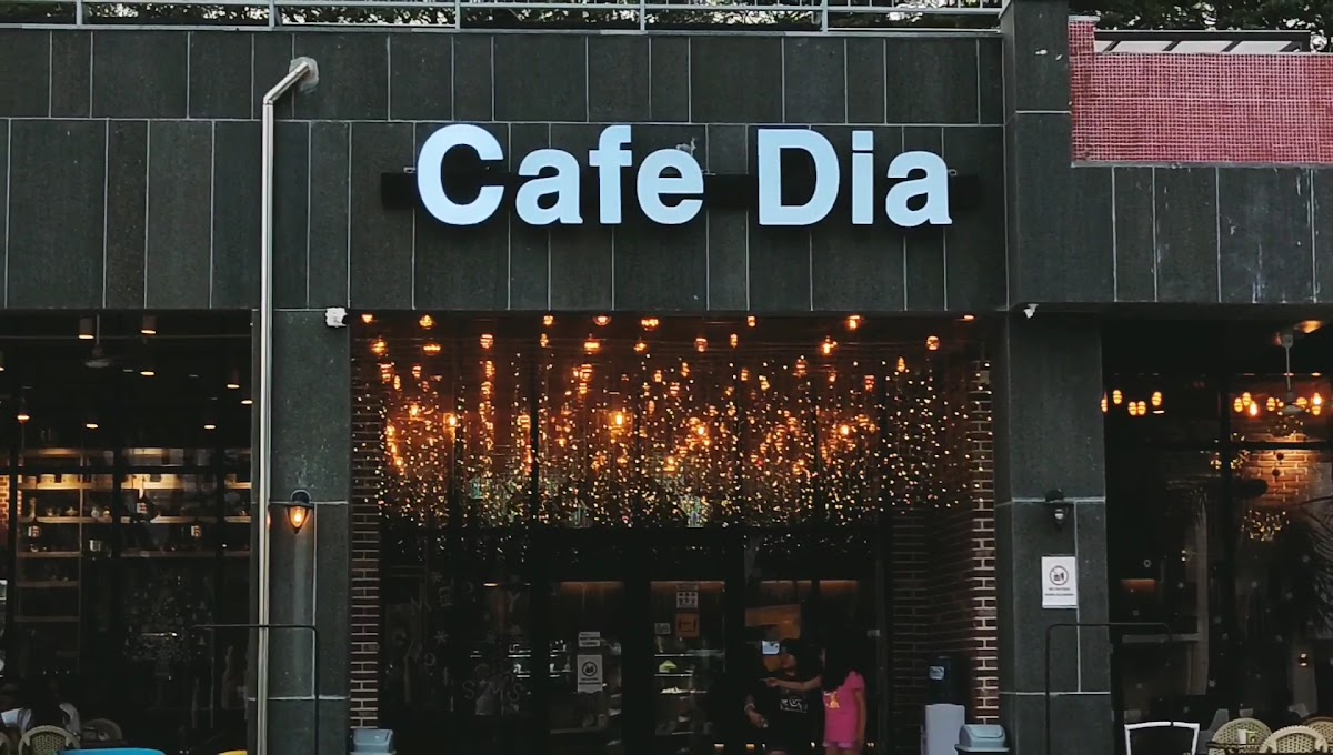 Cafe Dia Clark-2